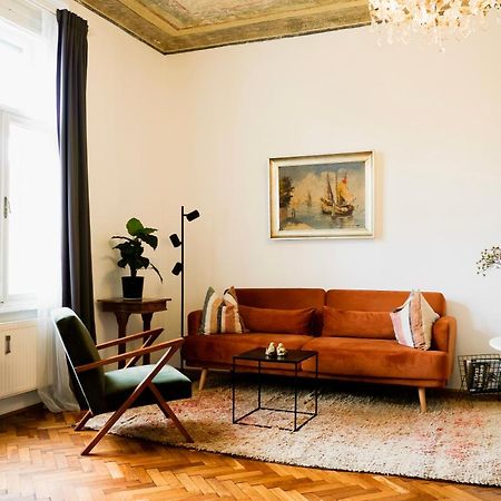 Stilvolles Apartment In Zentraler Lage - Free Parking Graz Bagian luar foto