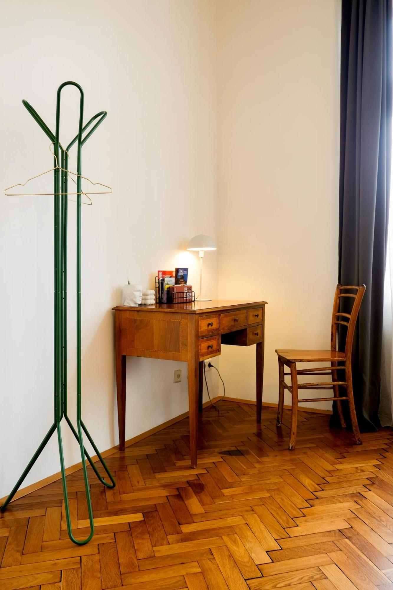 Stilvolles Apartment In Zentraler Lage - Free Parking Graz Bagian luar foto