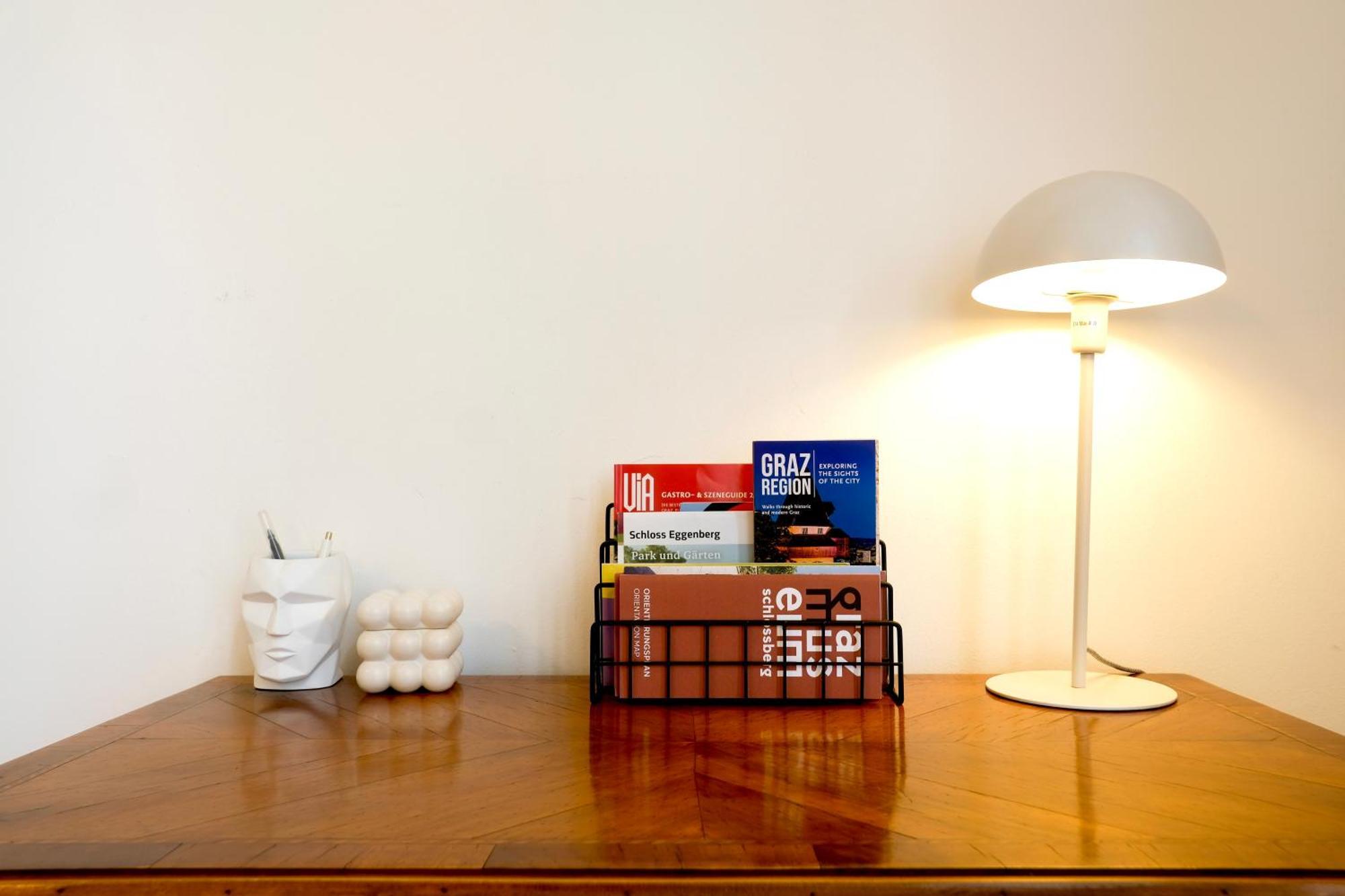 Stilvolles Apartment In Zentraler Lage - Free Parking Graz Bagian luar foto