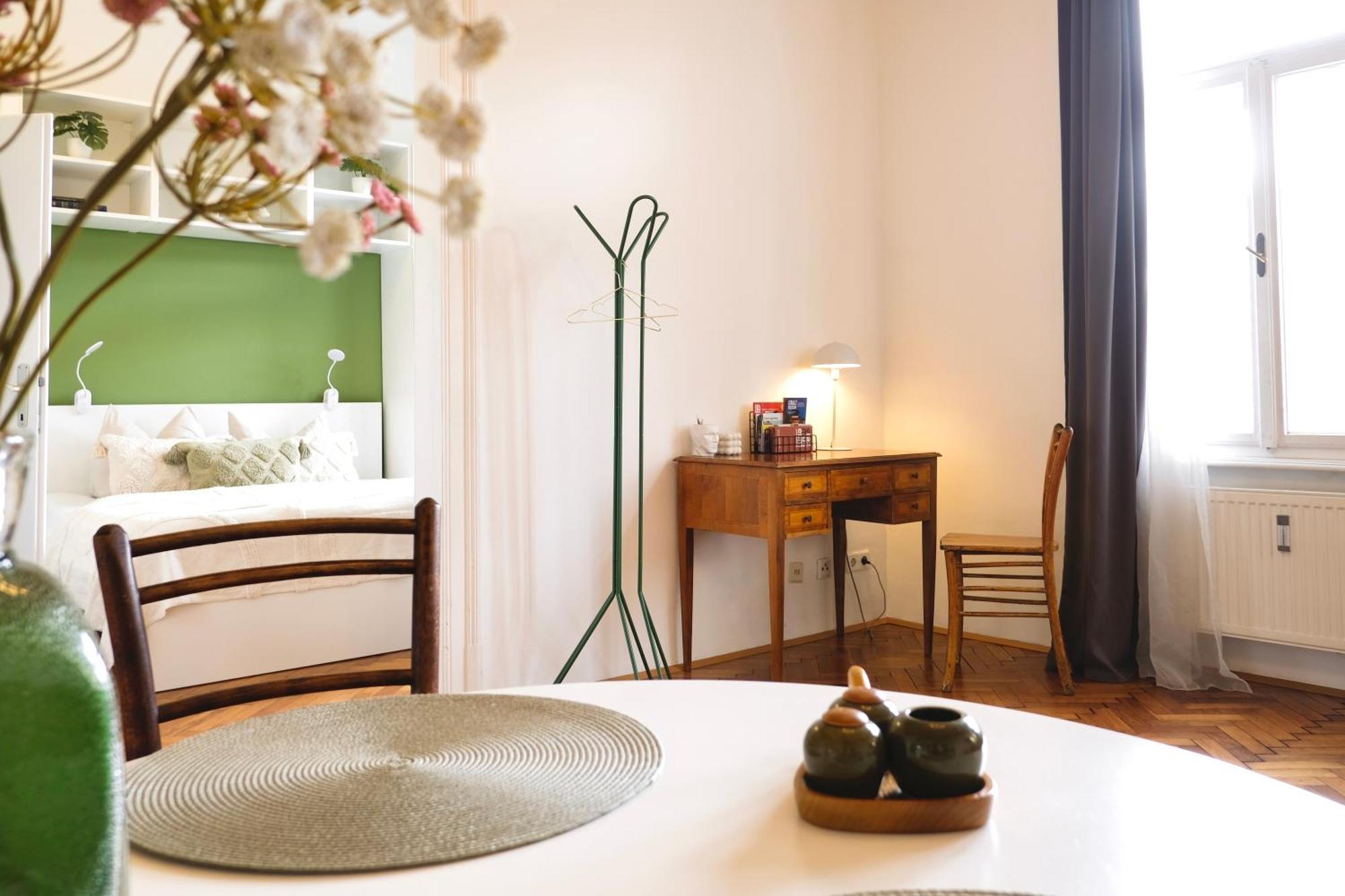 Stilvolles Apartment In Zentraler Lage - Free Parking Graz Bagian luar foto