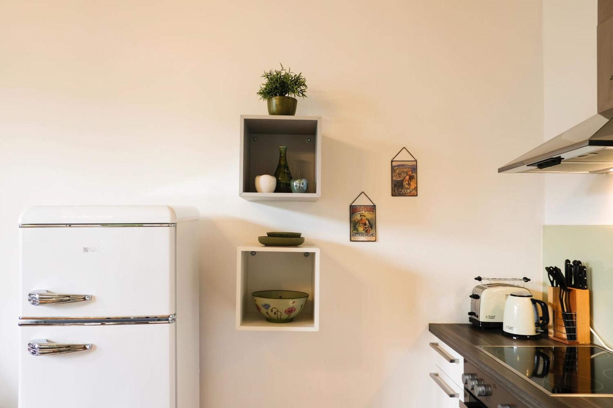 Stilvolles Apartment In Zentraler Lage - Free Parking Graz Bagian luar foto